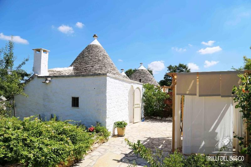 Bed and Breakfast Trulli Del Bosco Альберобелло Екстер'єр фото